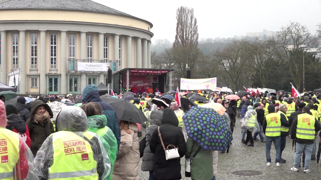 Foto: Warnstreik in Saarbrücken